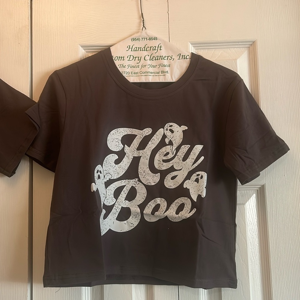 Cropped tshirts, never worn